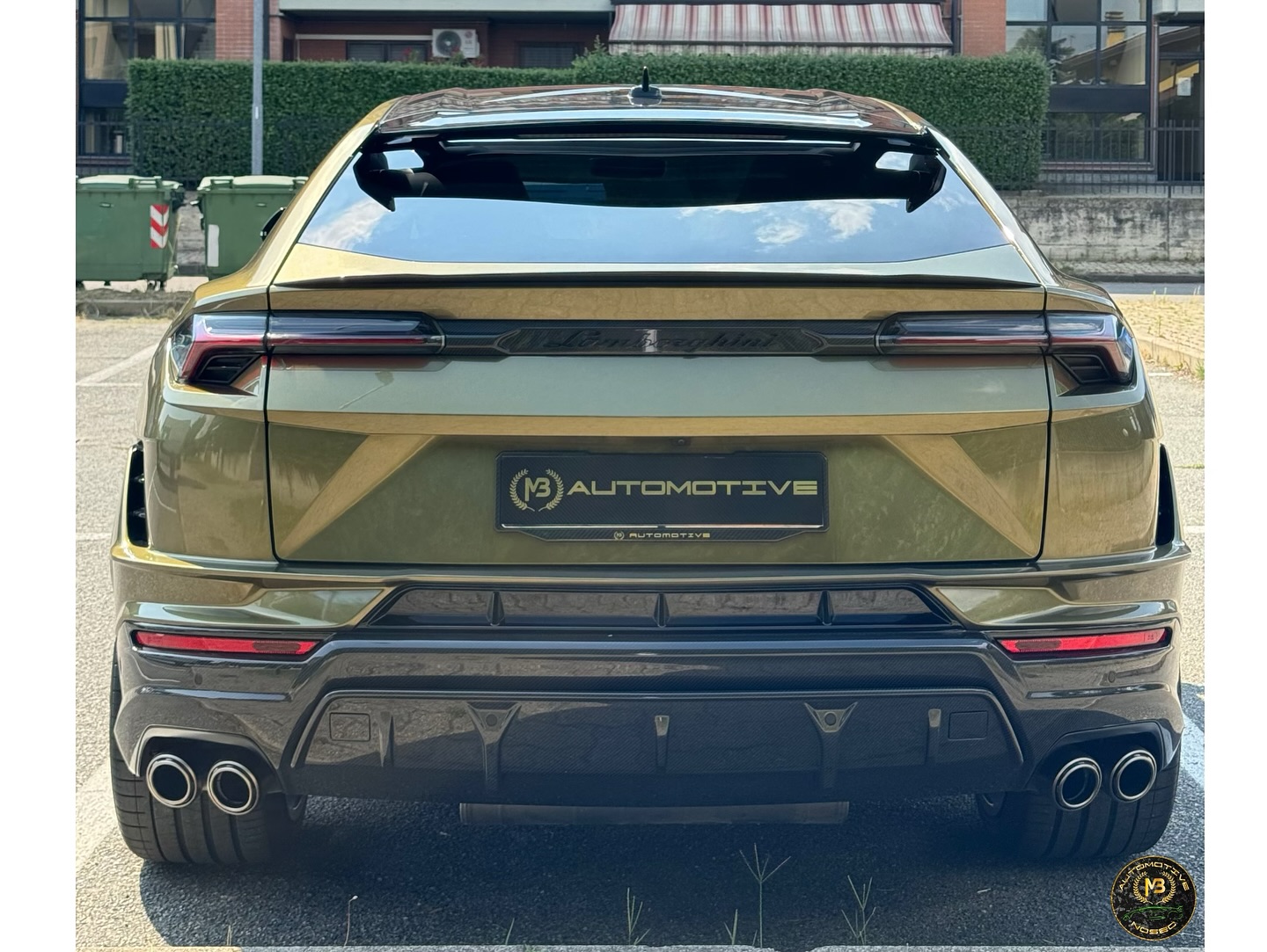 LAMBORGHINI URUS