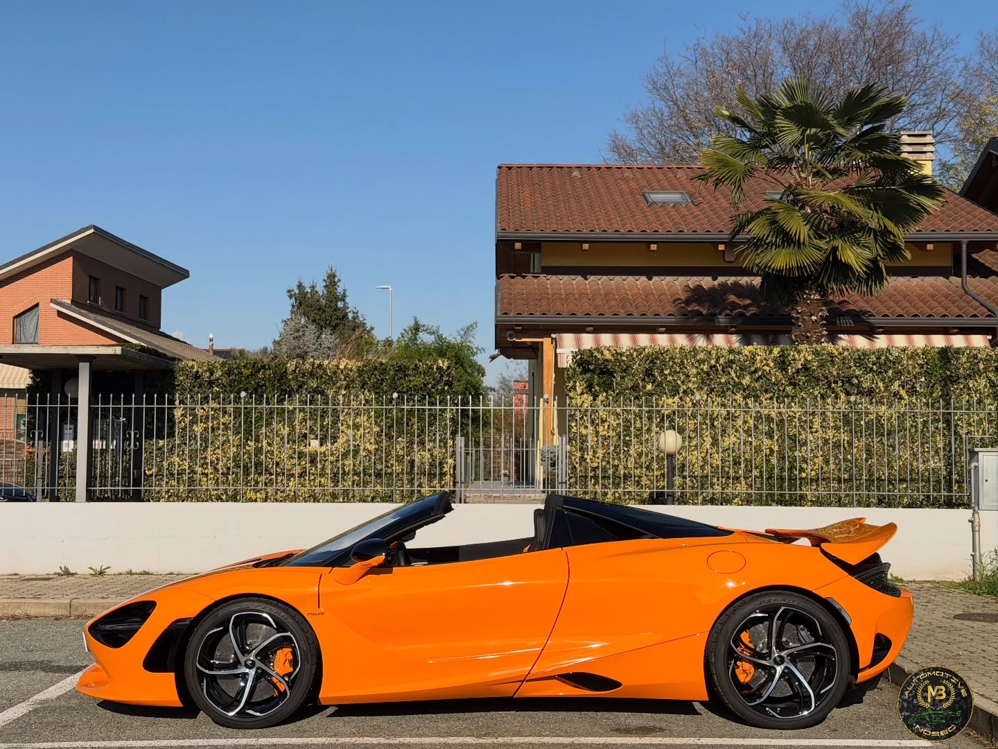 MCLAREN 750S