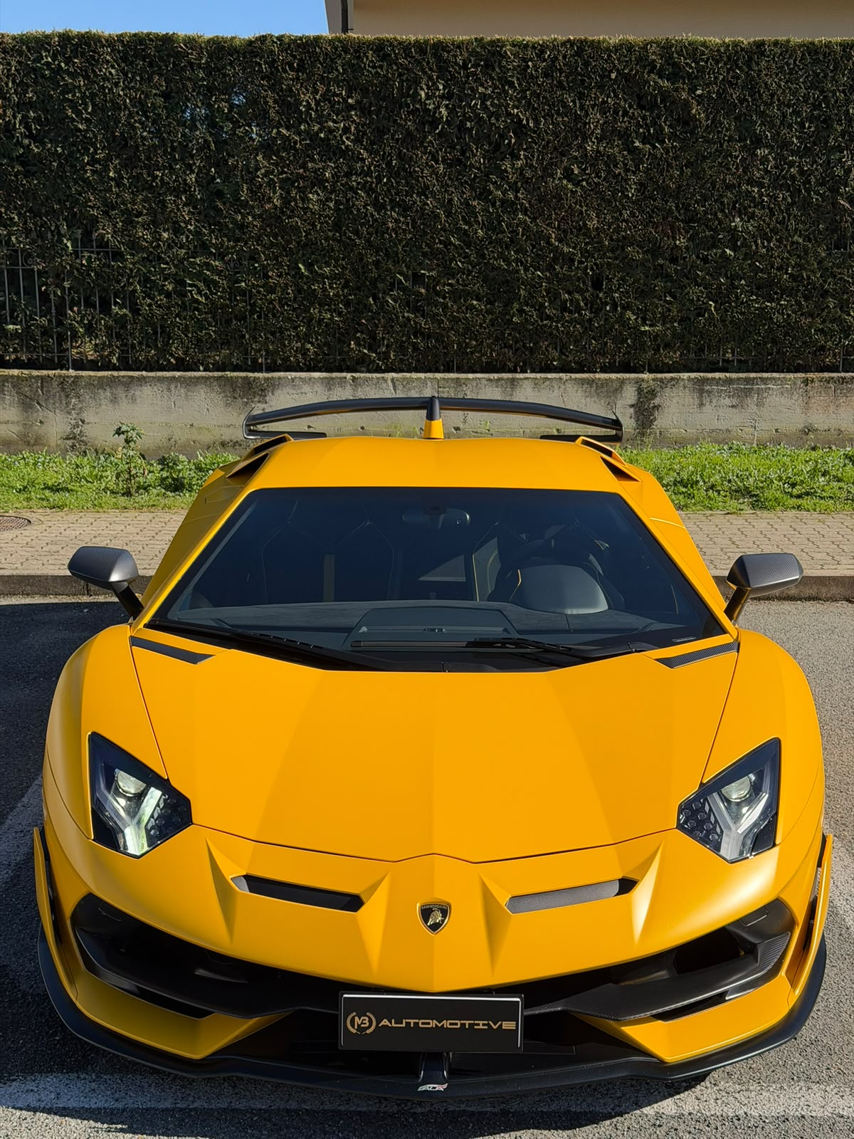 LAMBORGHINI AVENTADOR