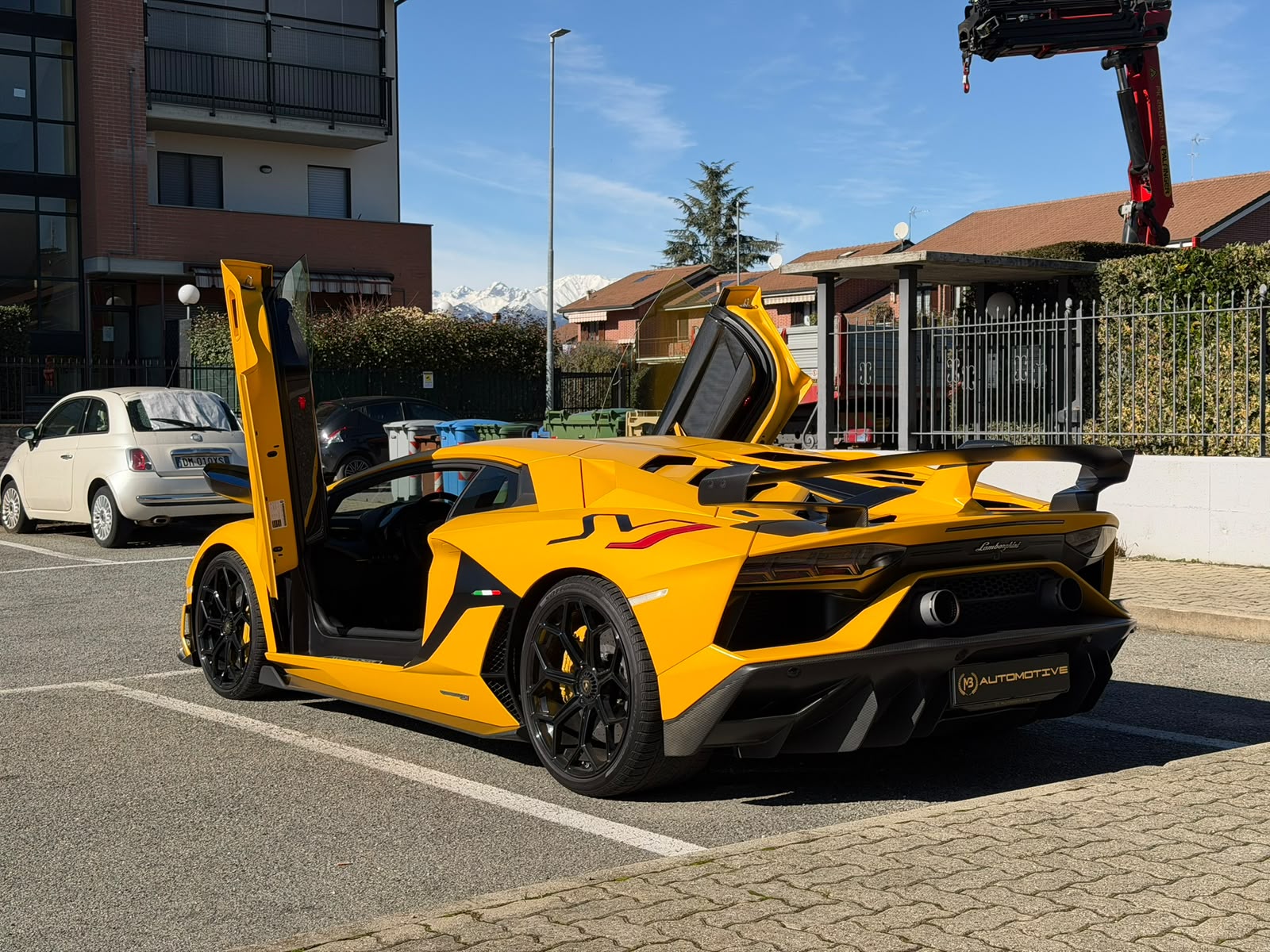 LAMBORGHINI AVENTADOR