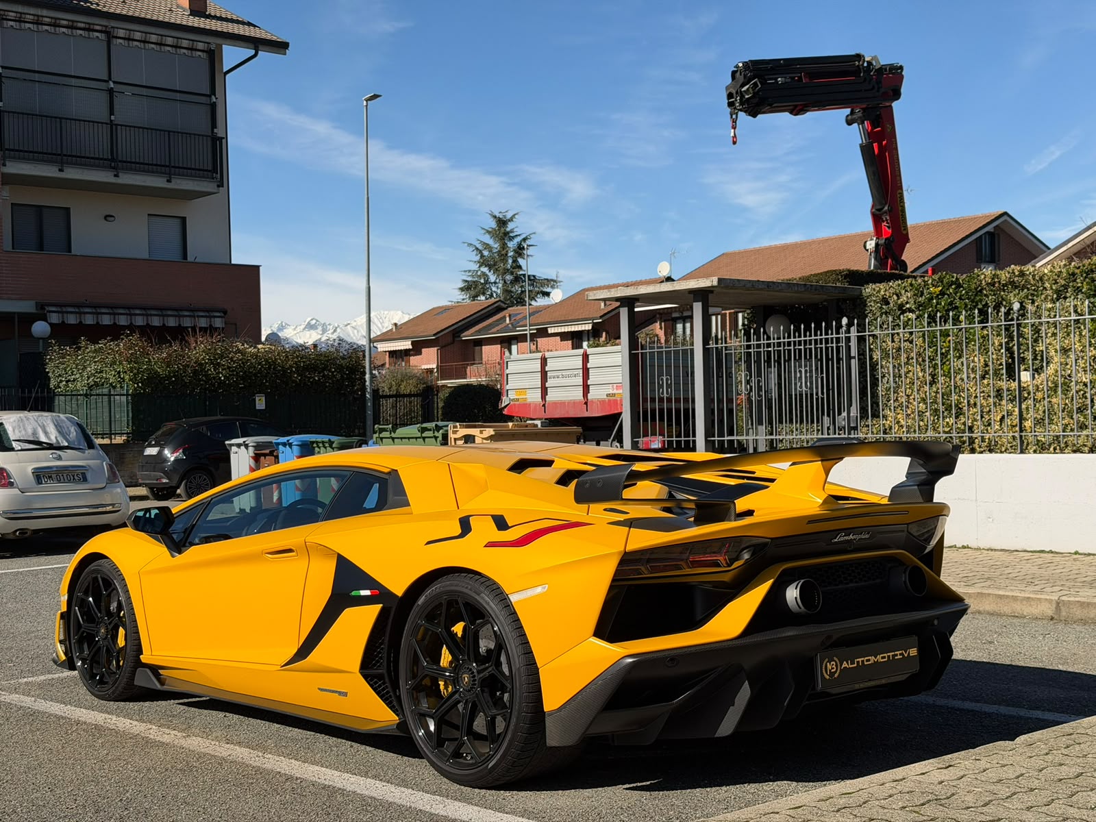 LAMBORGHINI AVENTADOR