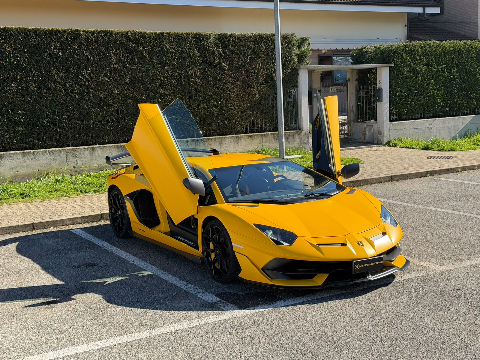 LAMBORGHINI AVENTADOR
